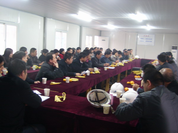 南京棲霞區(qū)馬群街道辦到我公司進(jìn)行了考察，開展了有關(guān)科學(xué)發(fā)展觀的研討會